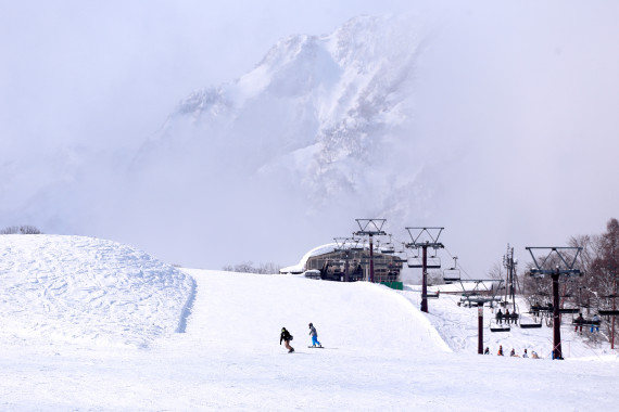 赤倉温泉スキー場で使えるクーポン一覧｜スキー・スノボの電子クーポン ダレモ【ゲレンデ】