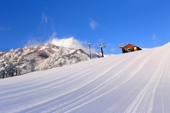赤倉温泉スキー場で使えるクーポン一覧｜スキー・スノボの電子クーポン ダレモ【ゲレンデ】