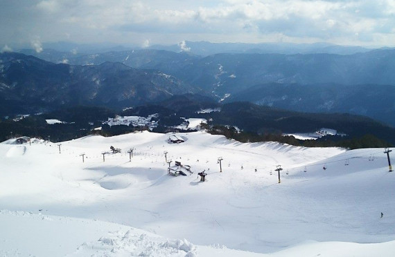 ハイパーボウル東鉢で使えるクーポン一覧｜スキー・スノボの電子クーポン ダレモ【ゲレンデ】