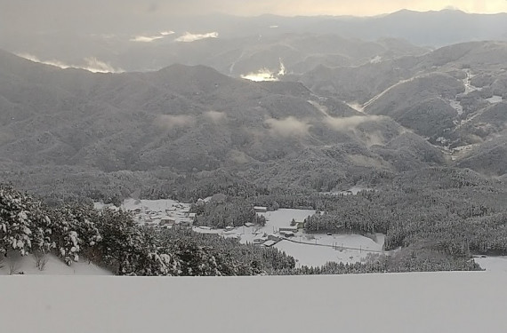 ハイパーボウル東鉢で使えるクーポン一覧｜スキー・スノボの電子クーポン ダレモ【ゲレンデ】