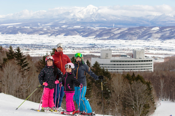 富良野スキー場で使えるクーポン一覧｜スキー・スノボの電子クーポン ダレモ【ゲレンデ】