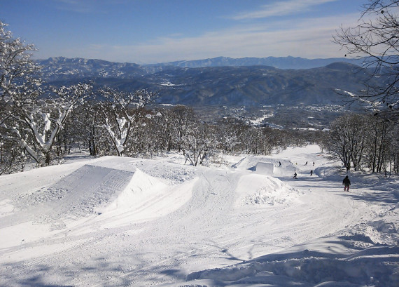 赤倉観光リゾートスキー場で使えるクーポン一覧｜スキー・スノボの電子クーポン ダレモ【ゲレンデ】