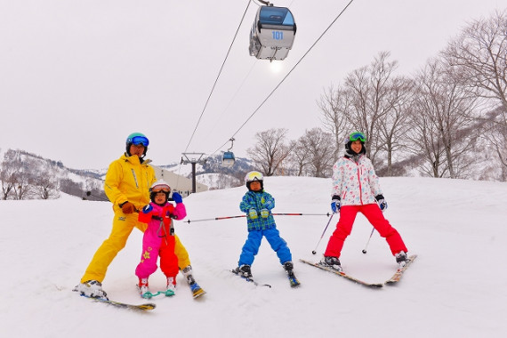 かぐらスキー場で使えるクーポン一覧｜スキー・スノボの電子クーポン ダレモ【ゲレンデ】