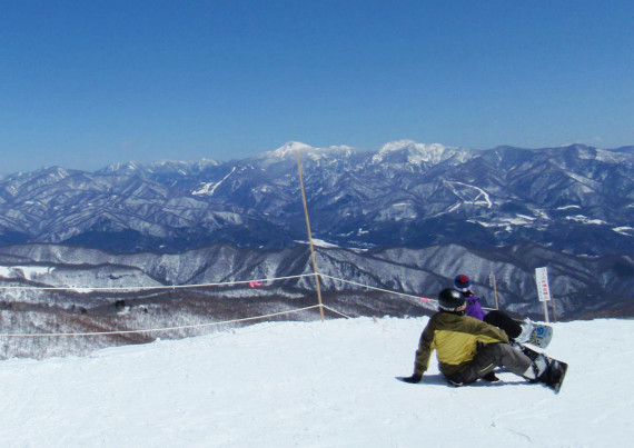 オグナほたかスキー場で使えるクーポン一覧｜スキー・スノボの電子クーポン ダレモ【ゲレンデ】