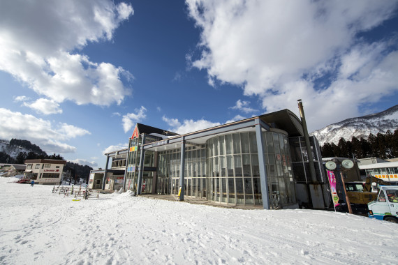 白山一里野温泉スキー場で使えるクーポン一覧｜スキー・スノボの電子クーポン ダレモ【ゲレンデ】